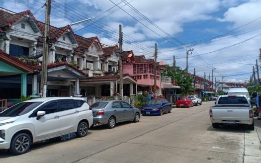 ขายทาวน์เฮ้าส์โชคชัยปัญจทรัพย์ ถนนรามคำแหง184 ใก้ลสถานีรถไฟฟ้าเคหะรามคำแหง ใกล้สนามบินสุวรรณภูมิ แขวงมีนบุรี เขตมีนบุรี กรุงเทพฯ