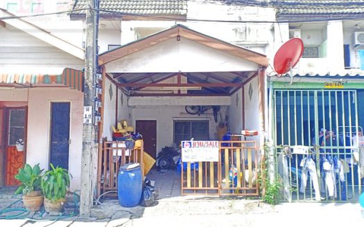 ขายทาวน์เฮ้าส์2ชั้น หมู่บ้านมโนรมย์5 ซอยหทัยราษฎร์35 เขตคลองสามวา ใกล้ซาฟารีเวิลด์ ใกล้แฟชั่นไอส์แลนด์ ใกล้ทางด่วนจตุโชติ ใกล้วงแหวนรอบนอก