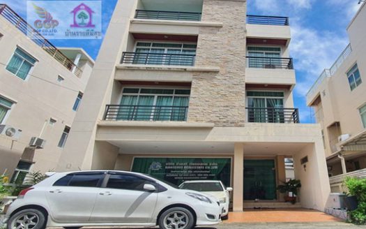 65024 ขายโฮม Office 4 ชั้น หมู่บ้านปรีชา2 ถนนรามคำแหง ซอยมีสทีน ใกล้สถานีรถไฟฟ้าสถานีราษฎร์พัฒนา ถนนราษฎร์พัฒนา ใกล้โรงพยาบาลรามคำแหง ใกล้สนามบินสุวรรณภูมิ เขตสะพานสูง กรุงเทพมหานคร