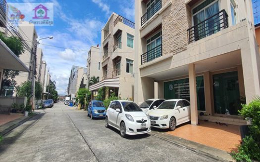 65024 ขายโฮม Office 4 ชั้น หมู่บ้านปรีชา2 ถนนรามคำแหง ซอยมีสทีน ใกล้สถานีรถไฟฟ้าสถานีราษฎร์พัฒนา ถนนราษฎร์พัฒนา ใกล้โรงพยาบาลรามคำแหง ใกล้สนามบินสุวรรณภูมิ เขตสะพานสูง กรุงเทพมหานคร