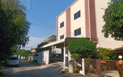 ขายพร้อมผู้เช่าสำนักงาน3ชั้น 70ตร.ว. ศูนย์กระจายสินค้า โกดังเก็บสินค้า ถนนรามคำแหงซอย118แยก45 ใกล้เดอะมอลล์บางกะปิ ใกล้สำนักงานเขตสะพานสูง ใกล้มอเตอร์เวย์ สะพานสูง กรุงเทพฯ