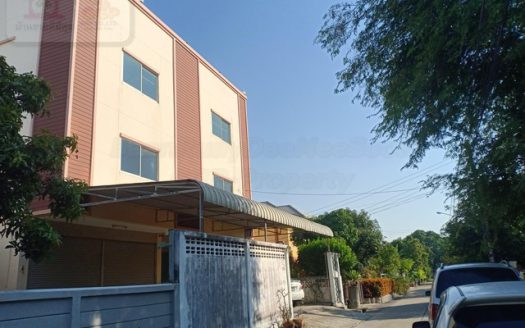 ขายพร้อมผู้เช่าสำนักงาน3ชั้น 70ตร.ว. ศูนย์กระจายสินค้า โกดังเก็บสินค้า ถนนรามคำแหงซอย118แยก45 ใกล้เดอะมอลล์บางกะปิ ใกล้สำนักงานเขตสะพานสูง ใกล้มอเตอร์เวย์ สะพานสูง กรุงเทพฯ