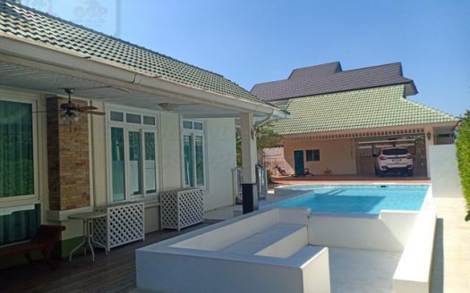 ขายบ้านเดี่ยว คาซาลูน่าสระว่ายน้ำส่วนตัวสไตล์พลูวิลล่า กลางใจเมืองชลบุรี คาซาลูน่าพาราดิโซ ถนนสุขุมวิท บางแสน เมืองชลบุรี