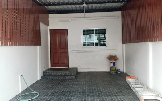 ขายทาวน์เฮ้าส์ ,ทาวน์โฮม 2ชั้น หมู่บ้านศิรินเทพ9 ถนนรามคำแหง ซอยมีสทีน ใกล้สถานีรถไฟฟ้า ราษฏร์พัฒนา สะพานสูง กรุงเทพฯ