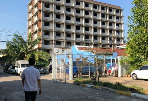 ขายตึก8ชั้น ขายอพาร์ตเม้นท์8ชั้น  ขายถูกกว่าราคาประเมิน เนื้อที่ 189.5ตร.ว ถนนเพชรเกษม ถนนพุทธมณฑลสาย4 อ้อมน้อย กระทุ่มแบน สมุทรสาคร