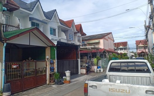 ขายทาวน์เฮ้าส์ ทาวน์โฮม 2ชั้น หมู่บ้านศิรินเทพ9 ถนนรามคำแหง ซอยมีสทีน ใกล้สถานีรถไฟฟ้า ราษฏร์พัฒนา สะพานสูง กรุงเทพฯ