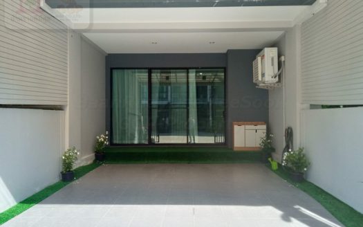 ขายทาวน์โฮม3ชั้น ม.นลินแกรนด์อเวนิวทับช้าง ถนนกรุงเทพกรีฑา-ศรีนครินทร์  ถนนรามคำแหง สะพานสูง กรุงเทพฯ