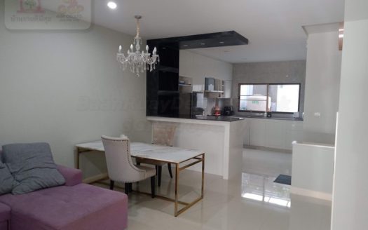 ขายทาวน์โฮม3ชั้น ม.นลินแกรนด์อเวนิวทับช้าง ถนนกรุงเทพกรีฑา-ศรีนครินทร์  ถนนรามคำแหง สะพานสูง กรุงเทพฯ