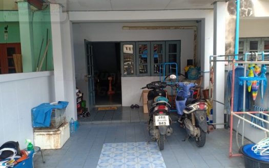 ขายทาวน์เฮ้าส์โชคชัยปัญจทรัพย์ ถนนรามคำแหง184 ใก้ลสถานีรถไฟฟ้าเคหะรามคำแหง  ใกล้สนามบินสุวรรณภูมิ แขวงมีนบุรี เขตมีนบุรี กรุงเทพฯ