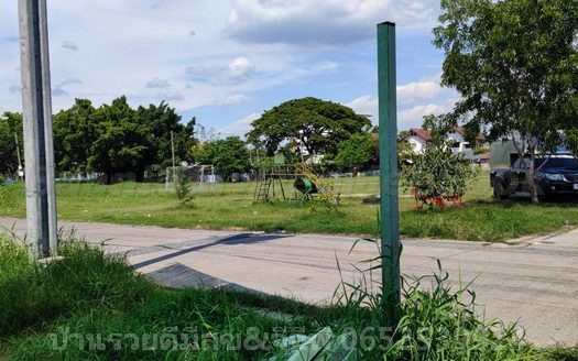 ขายที่ดิน ถนนพระยาสุเรนทร์35 รามอินทรา109 ตารางวาละ39,000บาท มี664ตรว.และ723.3ตรว. ทำเลดี บางชัน คลองสามวา  กรุงเทพฯ