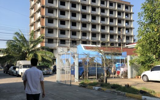 ขายตึก8ชั้นขายอพาร์ตเม้นท์8ชั้น ขายถูกกว่าราคาประเมิน เนื้อที่285.9ตร.ว ถนนเพชรเกษม ถนนพุทธมณฑลสาย4 อ้อมน้อย กระทุ่มแบน สมุทรสาคร