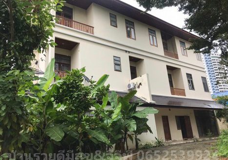 ขายบ้านเดี่ยวหรู3ชั้น เนื้อที่150ตารางวา ถนนรัชดาภิเษก32 แขวงจันทรเกษม เขตจตุจักร กรุงเทพมหานคร