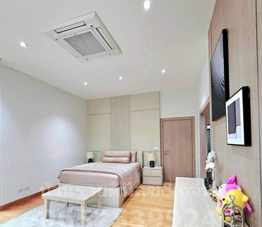 ขายบ้านเดี่ยวแบบโมเดิร์น 2ชั้น พร้อมสระว่ายน้ำ เนื้อที่ 1ไร่36ตรว. ถนนรามอินทรา117 คลองสามวา มีนบุรี กรุงเทพฯ