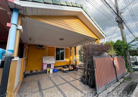 บ้านแฝด2ชั้น หลังมุม 41 วา  ใกล้ดรีมเวิล์ด คลอง 4 ถนนรังสิต-นครนายก เฟอร์นิเจอร์ครบ หิ้วกระเป๋าเข้าอยู่ได้เลย