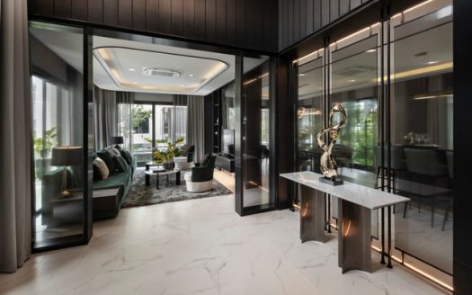 Luxury House For Sale บ้านหรู 2 ชั้น Bangkok Boulevard Signature Sathorn Pinklao (บางกอก บูเลอวาร์ด ซิกเนเจอร์ สาทร ปิ่นเกล้า) ถนนบางกรวย-จงถนอม ตำบลมหาสวัสดิ์ อำเภอบางกรวย นนทบุรี 11130