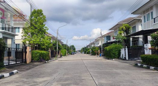 ขายถูก บ้านเดี่ยว 2 ชั้น หมู่บ้าน เดอะแพลนท์ พระราม 9-วงแหวนฯ1 ถนนพัฒนาชนบท แขวงคลองสองต้นนุ่น เขตลาดกระบัง กรุงเทพมหานคร 10520