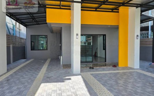 ขายบ้านเดี่ยว 2 ชั้น เนื้อที่ 50 ตารางวา พร้อมเข้าอยู่ 4 นอน 3 น้ำ ถนนรามอินทรา109 ถนนพระยาสุเรนทร์6 แขวงบางชัน เขตคลองสามวา กรุงเทพมหานคร 10510