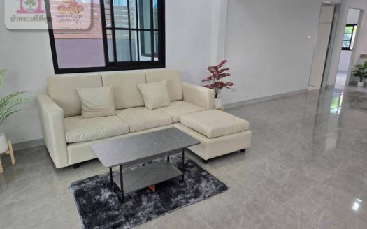 ขายบ้านเดี่ยว 2 ชั้น เนื้อที่ 50 ตารางวา พร้อมเข้าอยู่ 4 นอน 3 น้ำ ถนนรามอินทรา109 ถนนพระยาสุเรนทร์6 แขวงบางชัน เขตคลองสามวา กรุงเทพมหานคร 10510