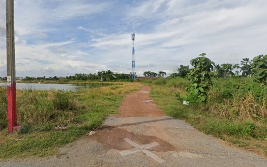 ขายที่ดินถนนเลียบคลองมอญลาดกระบัง เนื้อที่ 10ไร่ ราคาไร่ละ10,000,000 บาท  ลาดกระบัง กรุงเทพฯ