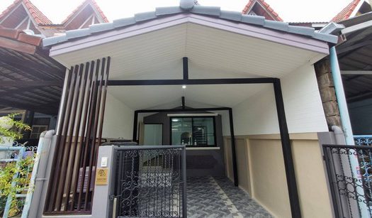 ขายทาวน์เฮ้าส์ 2 ชั้น รีโนเวทใหม่ ใกล้โรงเรียนเตรียมน้อม ซอยมีสทีน ถนนรามคำแหง – ราษฏร์พัฒนา  แขวงราษฎร์พัฒนา เขตสะพานสูง กรุงเทพฯ