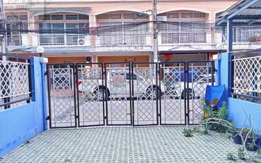 ทำเลทอง ทำเลเมือง ทาวน์โฮม 3 ชั้น ถนนนวมินทร์ – ถนนนวลจันทร์ บึงกุ่ม กรุงเทพมหานคร