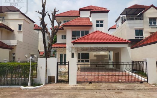 ทองหล่อเพียง 27 นาที พิเศษ 12.5 ล้านบาท บ้านเดี่ยว 3 ชั้น Villaนครินทร์  สุขุมวิท77 – สุขาภิบาล2  ประเวศ กรุงเทพฯ