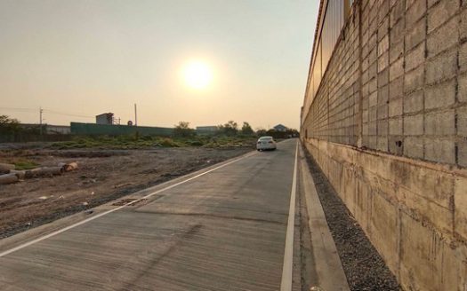 ที่ดินสีม่วง ซอยแสงฟ้า สร้างโกดัง+โรงงาน เนื้อที่  342.5 ตารางวา วาละ 28,000 บาท บางพลี สมุทรปราการ