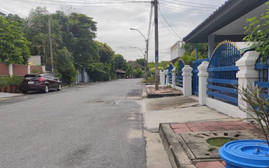 Home Office 3 ชั้น 600 ตารางเมตร จอดรถรอบบ้าน 15 คัน ขาย 11 ล้าน พหลโยธิน54 บางเขน กรุงเทพฯ