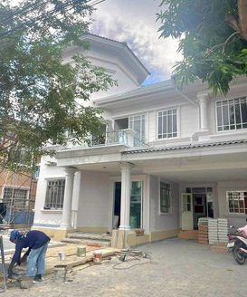 พูลวิลล่า 2 ชั้น กลางเมืองพัทยา เนื้อที่ 90 ตารางวา ขาย 15.88 ล้าน 5 นอน 4 น้ำ พัทยา บางละมุง ชลบุรี