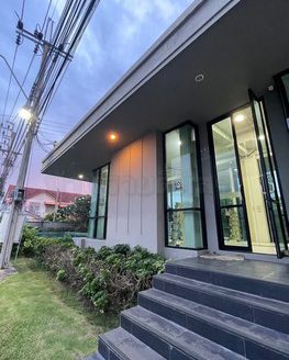 ให้เช่าทาวน์โฮม2ชั้น เลี้ยงสัตว์ได้ หมู่บ้านพฤกษาไลท์ ล็อกซ์(ซอยเทิดราชัน45) ถนนเลียบคูนายกิม เขตดอนเมือง ใกล้สนามบินดอนเมือง