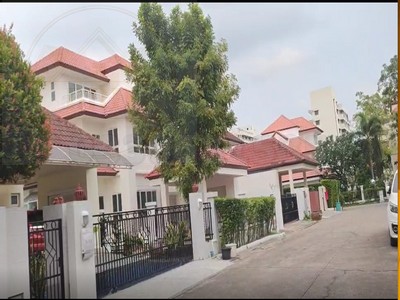 ขายบ้านเดี่ยว 3 ชั้น ม.Villa นครินทร์ ถนนอ่อนนุช สุขุมวิท 77 ถนนสุขาภิบาล2 ถนนพัฒนาการ ประเวศ กรุงเทพฯ 10250