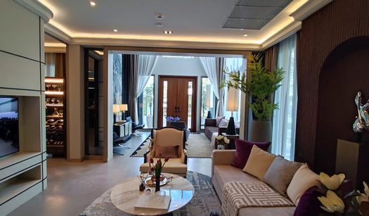 Grand Bangkok Boulevard 3 ชั้น บางนา คู่ขนานกาญจนาภิเษก ประเวศ กรุงเทพมหานคร ราคา 40.9 ล้าน 567 SQM. 93 SQW. 5 นอน 6 น้ำ 5 ที่จอดรถ